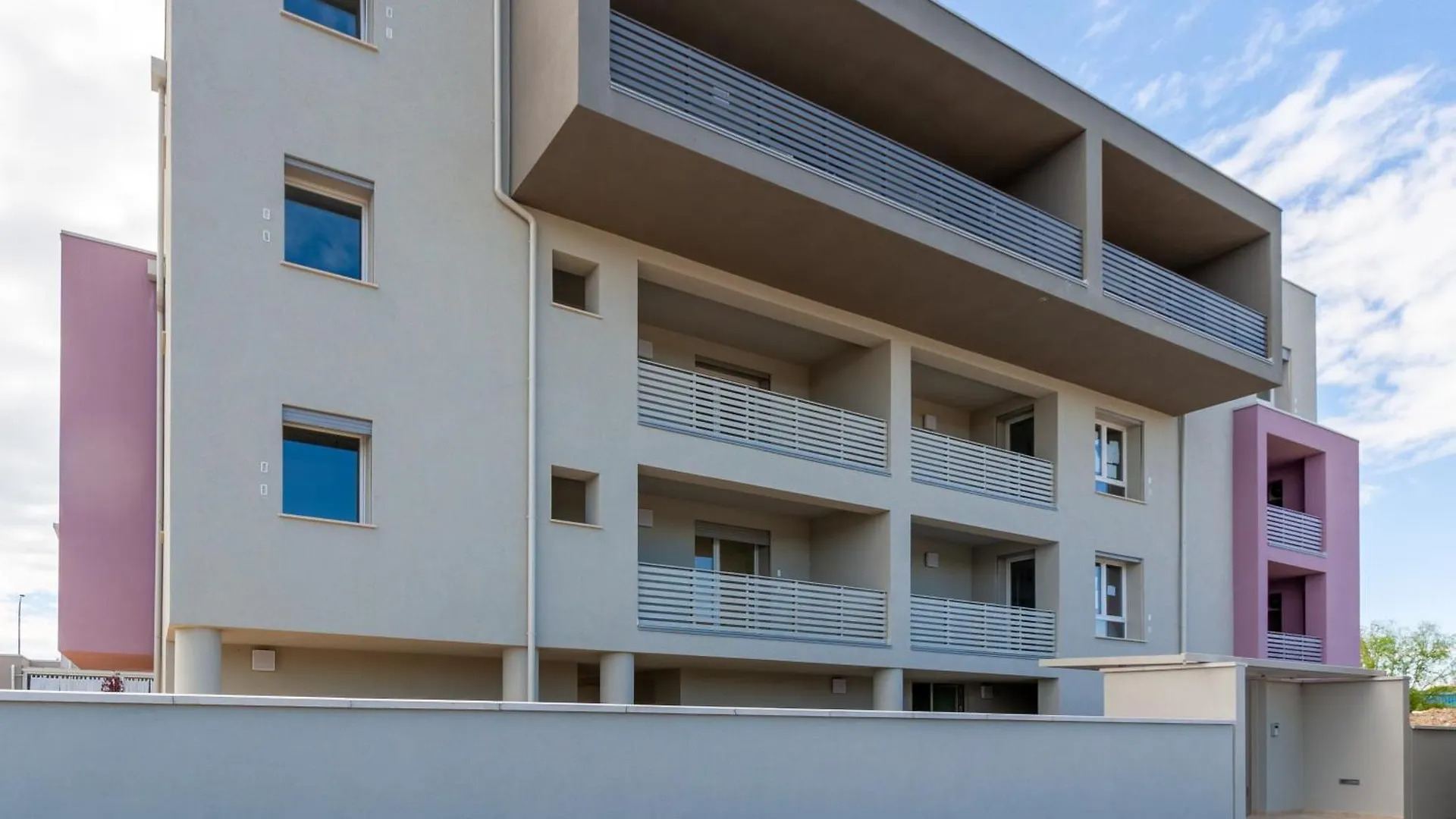 Lägenhet Ltapartments -Bilocale Con Parcheggio A 10 Minuti Dalla Torre Pisa Italien