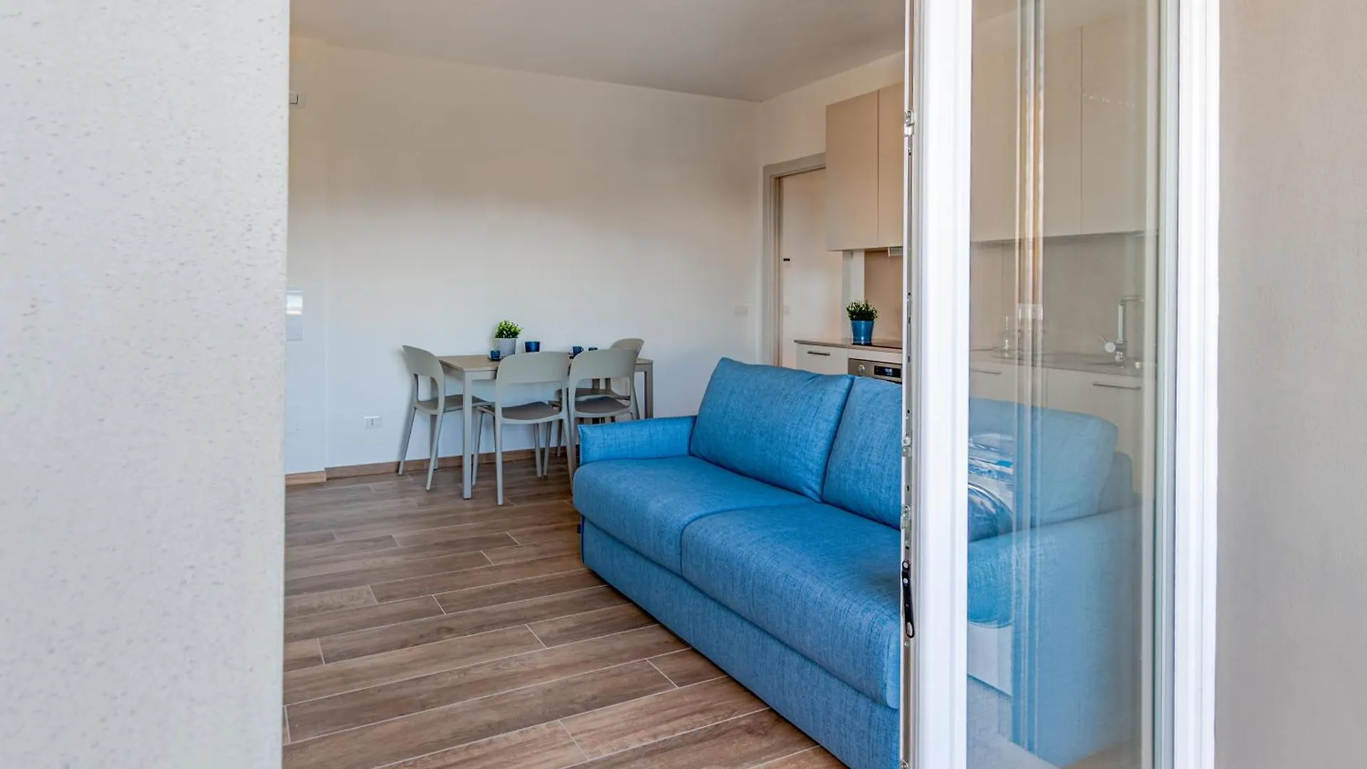 Lägenhet Ltapartments -Bilocale Con Parcheggio A 10 Minuti Dalla Torre Pisa